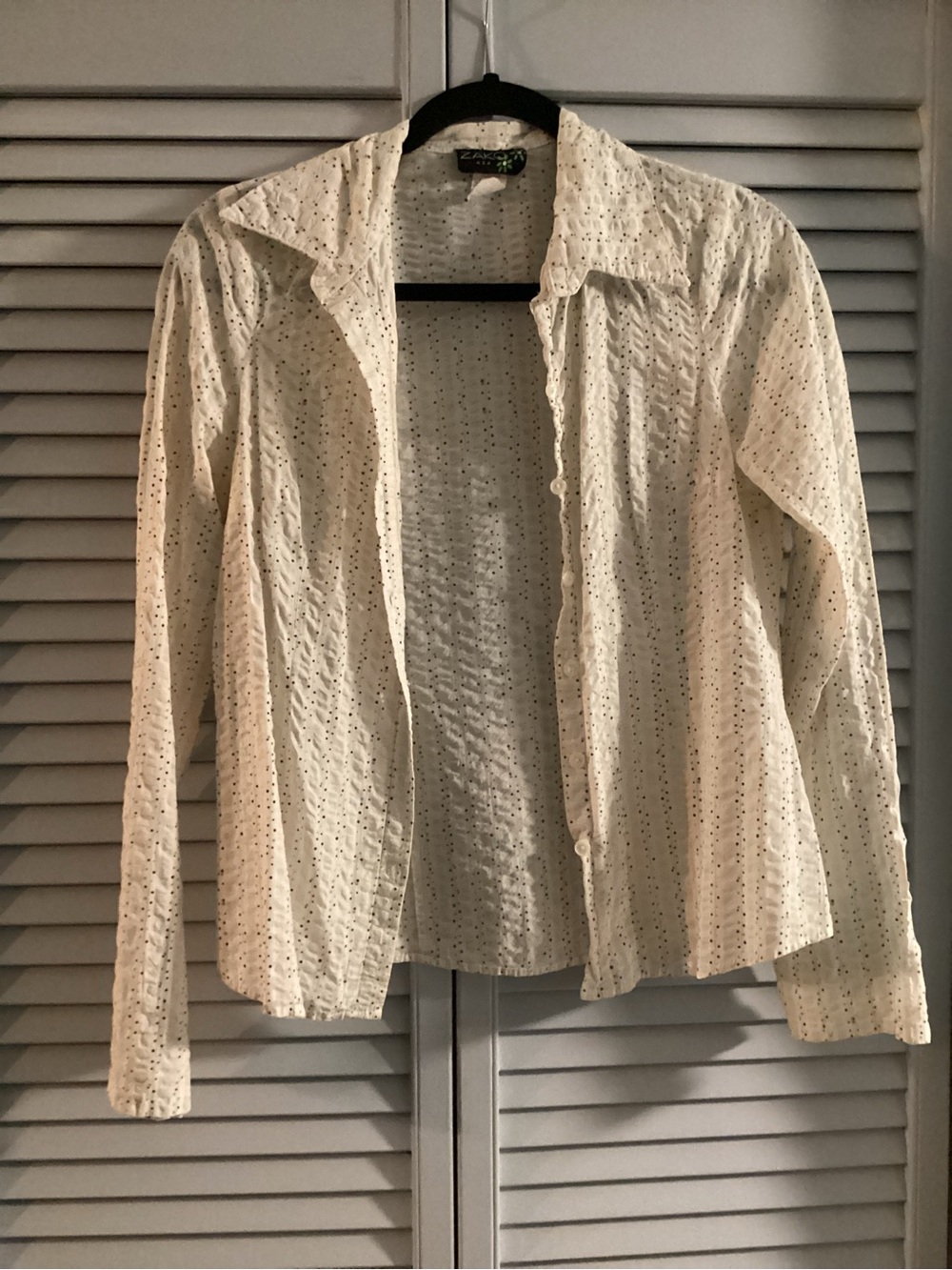 Vintage Zako Button Down Shirt in Cream (lightweight) size Medium
